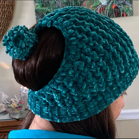 Hand Crafted Exceptionally Soft ear warmer bandanna mess bun headband NEW!! - Picture 3 of 12